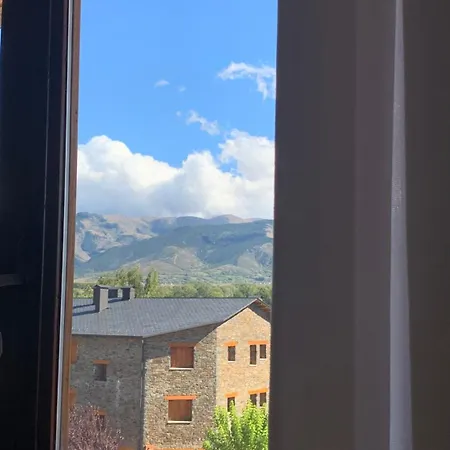 La Muga De *